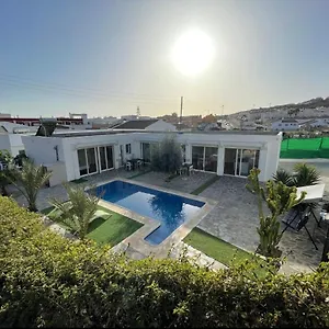 https://pool-villa-beach-house.es-andalucia.com